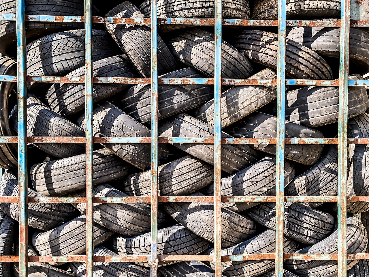 ETF Briefing: Sims Metal Management (OTCMKTS:SMSMY) vs. Quest Resource (NASDAQ:QRHC) Critical Survey